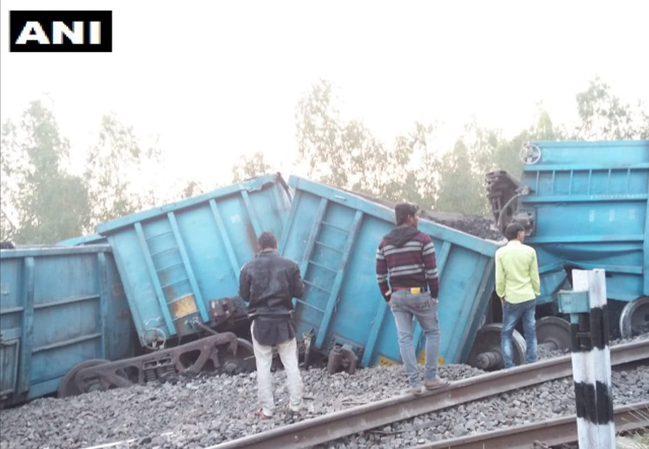 Fifty coaches derail in Hardoi