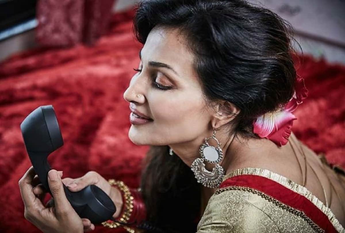 Flora Saini and Anveshi Lesbian scene leak on social media from Ekta Kapoor Gandii Baat 2