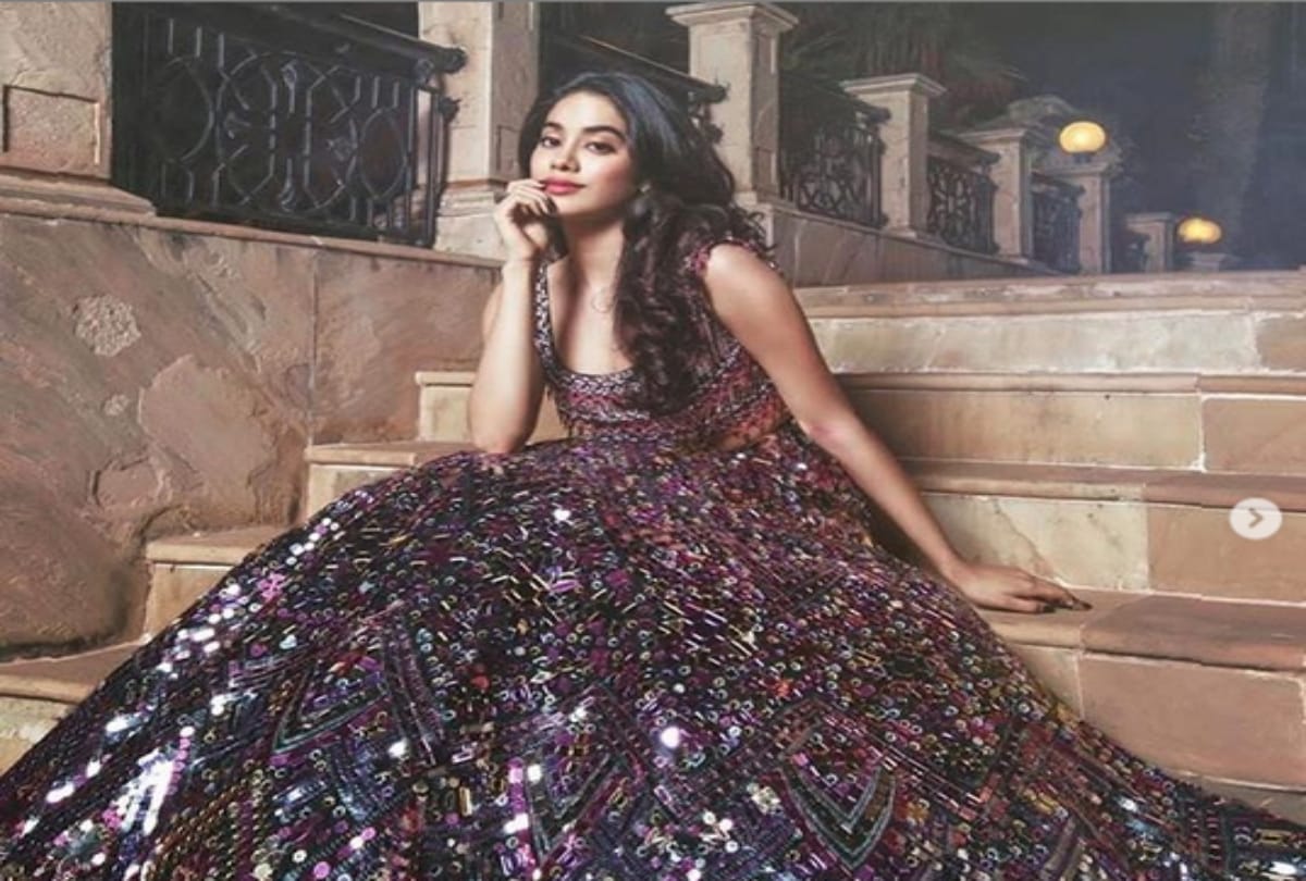 photographers called jhanvi sara ali khan