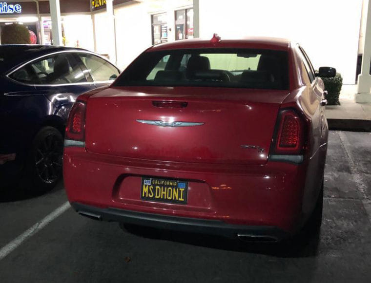 fan-of-crickter-ms-dhoni-customized Chrysler 300 car number plate on the name of Dhoni