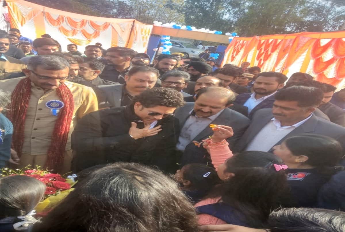 Bharat Ratna and great cricketer Sachin Tendulkar in una of himachal