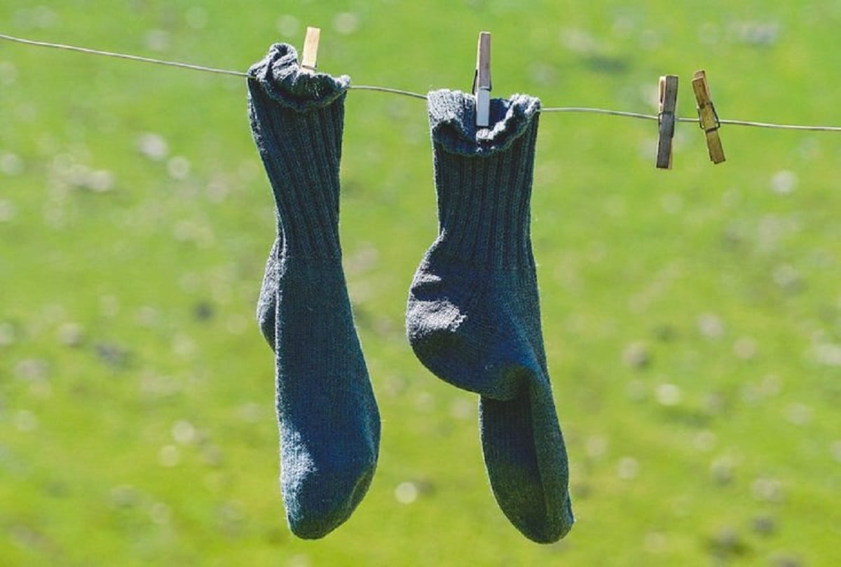China: Man get lung infection after sniffing his stinky socks