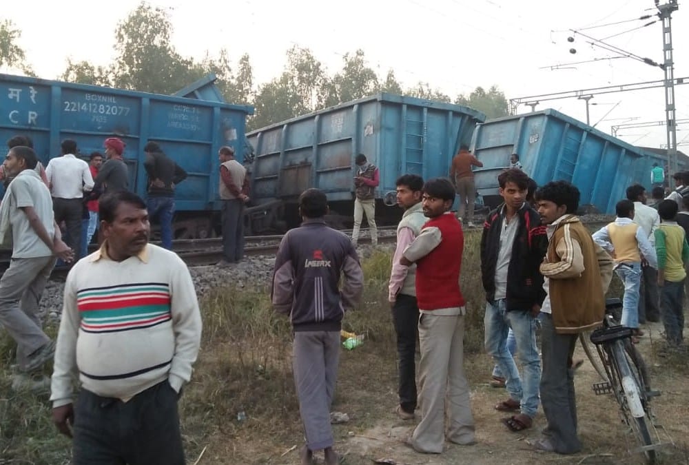 goods train derailed on lucknow delhi rail route.