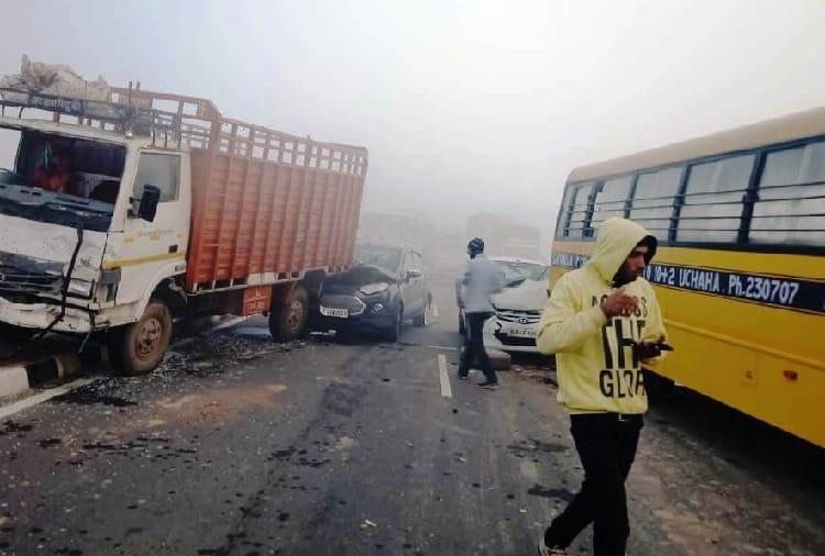 Eight vehicles collided on the National Highway due fog in Barnala