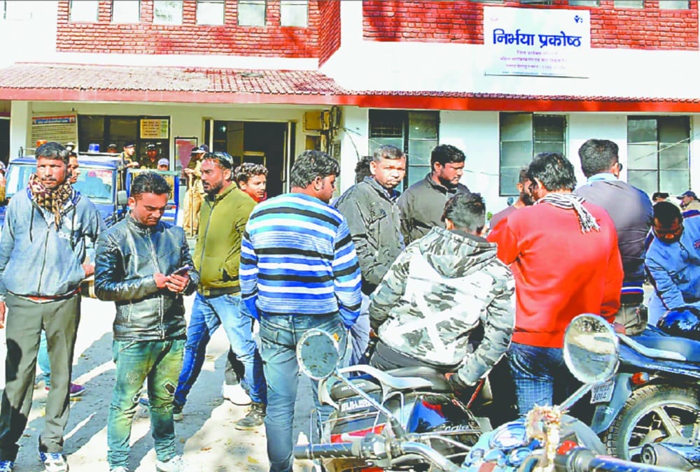 Group of youths threaten to girl brutally sexual assault in dehradun