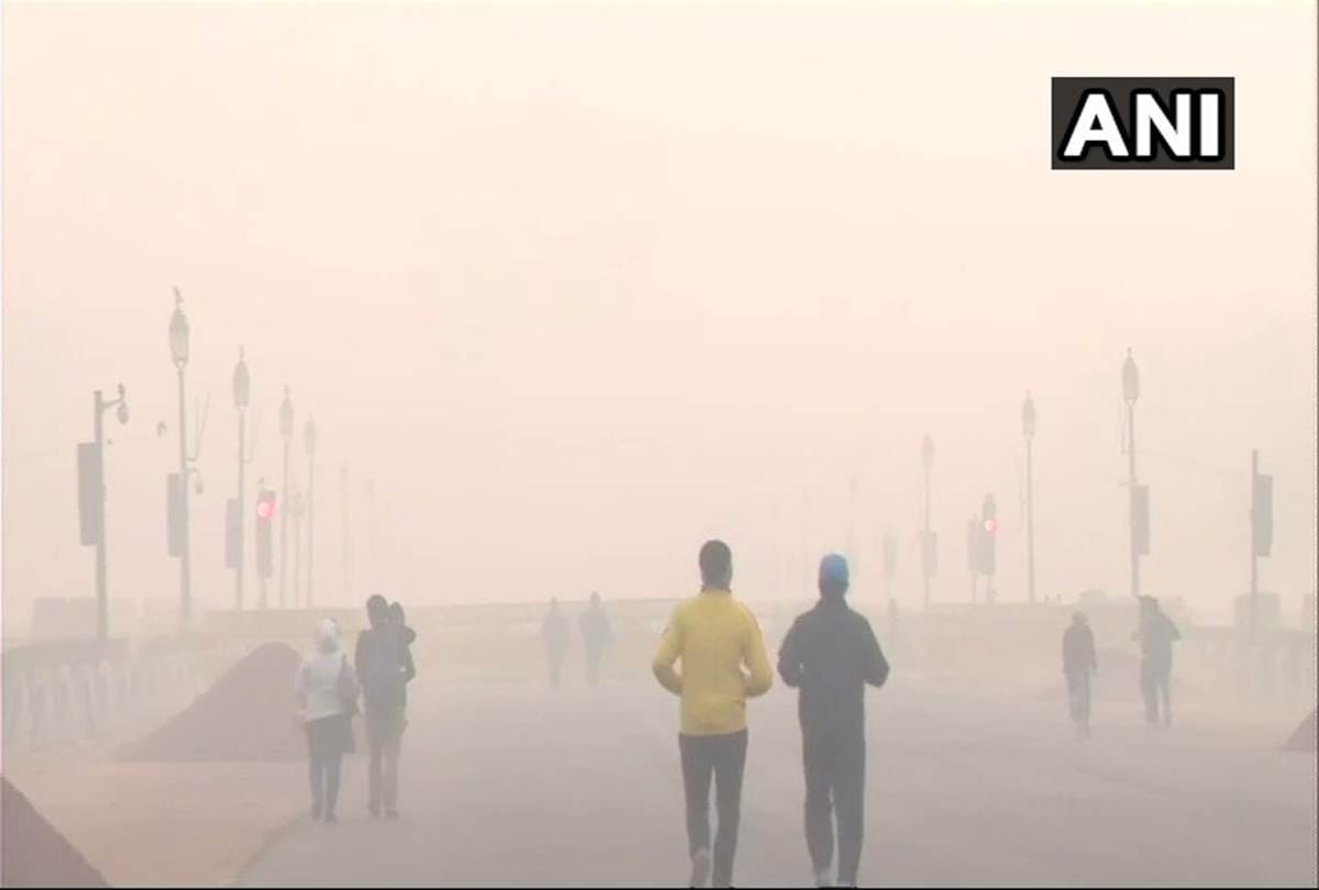Heavy cold in Delhi once again on four degrees