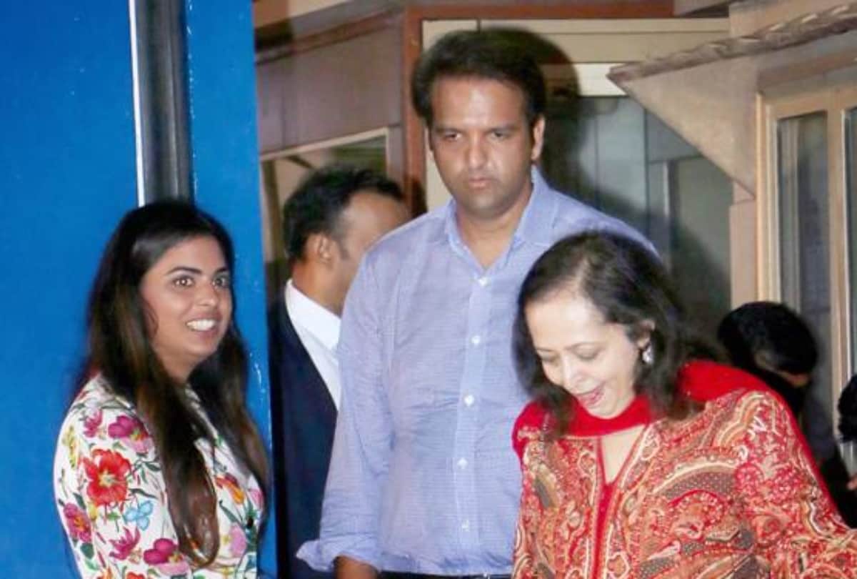 isha ambani and anand piramal first appearance after wedding