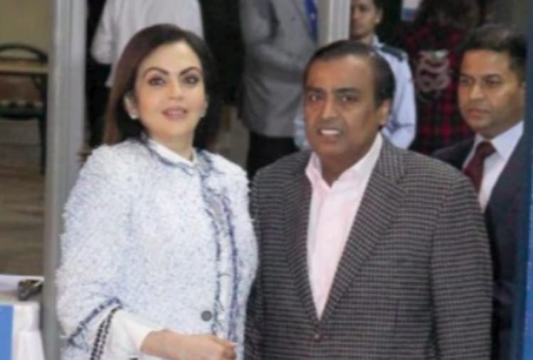 isha ambani and anand piramal first appearance after wedding