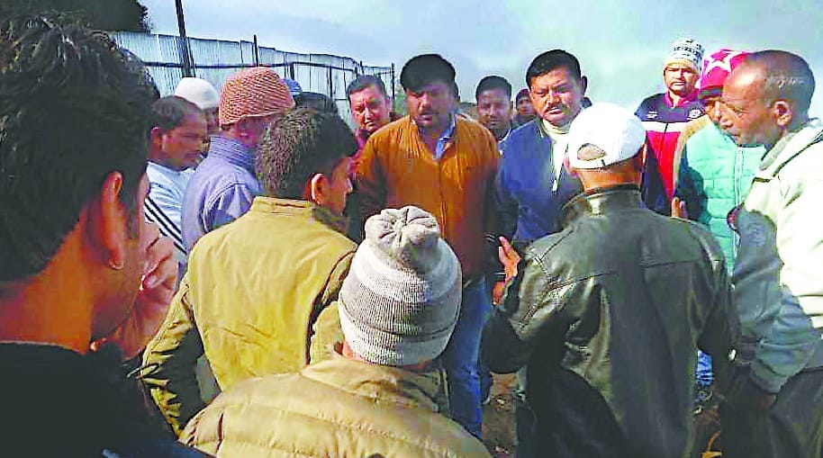 Representatives returned to garbage vehicles