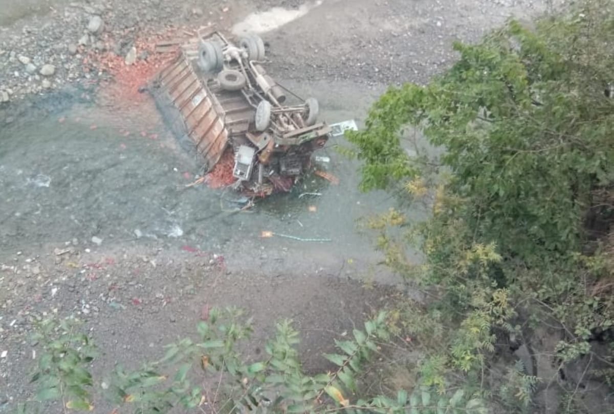 Himachal Pradesh Two killed one injured in Accident at Solan district