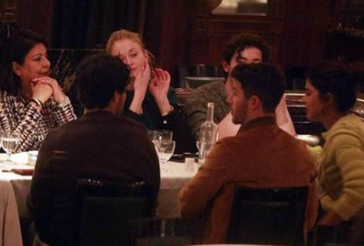priyanka chopra and nick jonas enjoy dinner with family