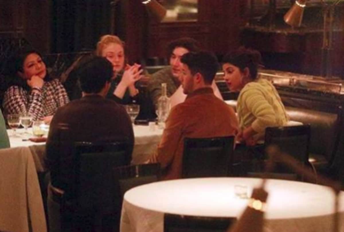 priyanka chopra and nick jonas enjoy dinner with family