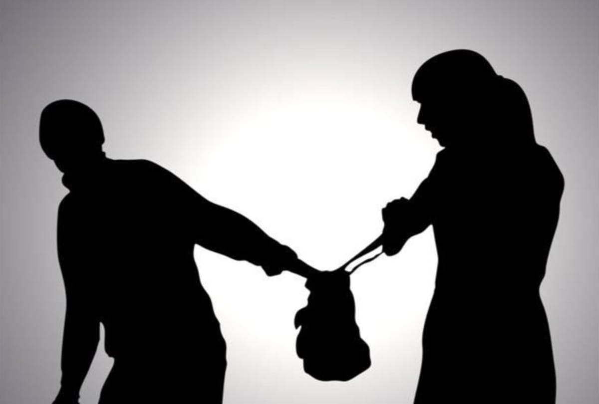 Police security lapse near Parliament, snatching four incidents