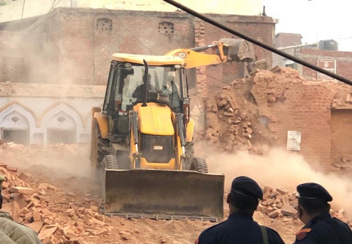 Pakke mahal area building broke by JCB