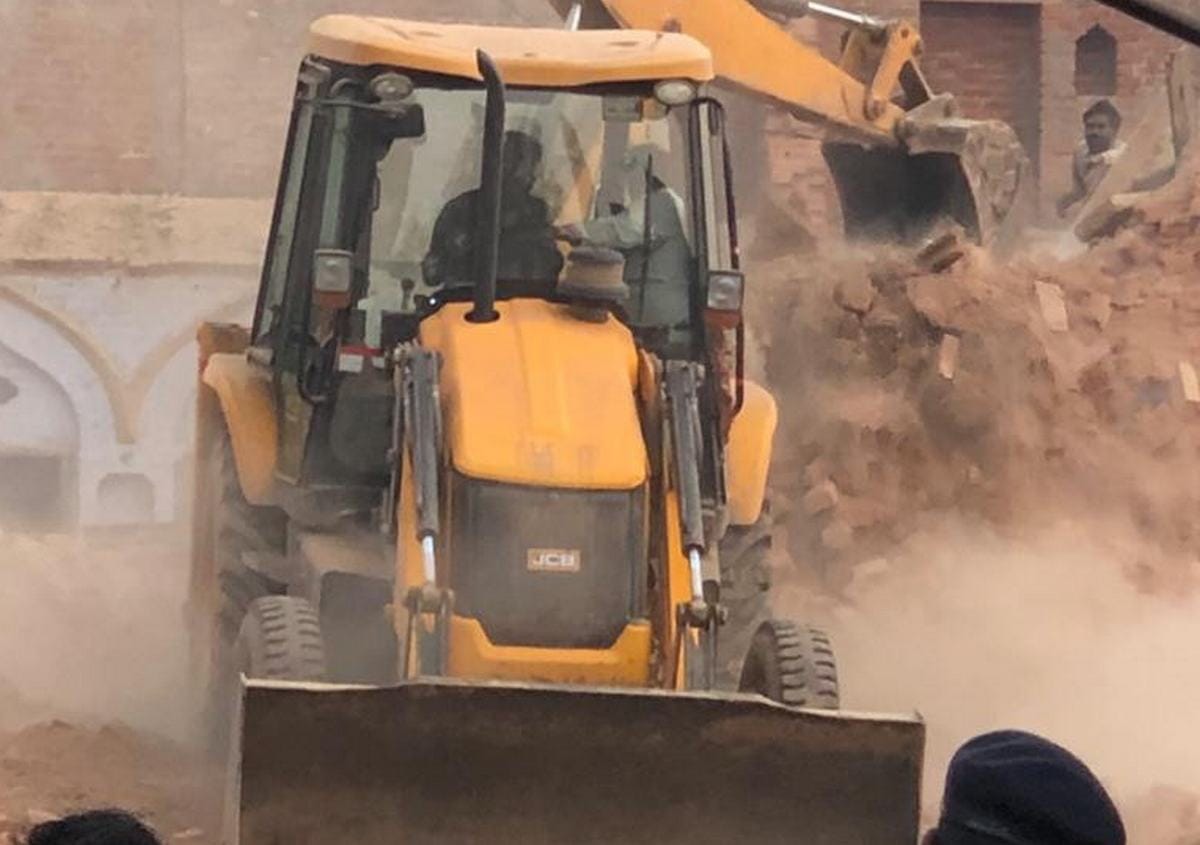 Pakke mahal area building broke by JCB