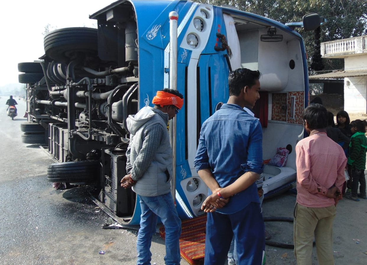 Bus accident in sonbhadra and many passenger injured