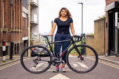 India vedangi kulkarni become the first asian women to cycle the world