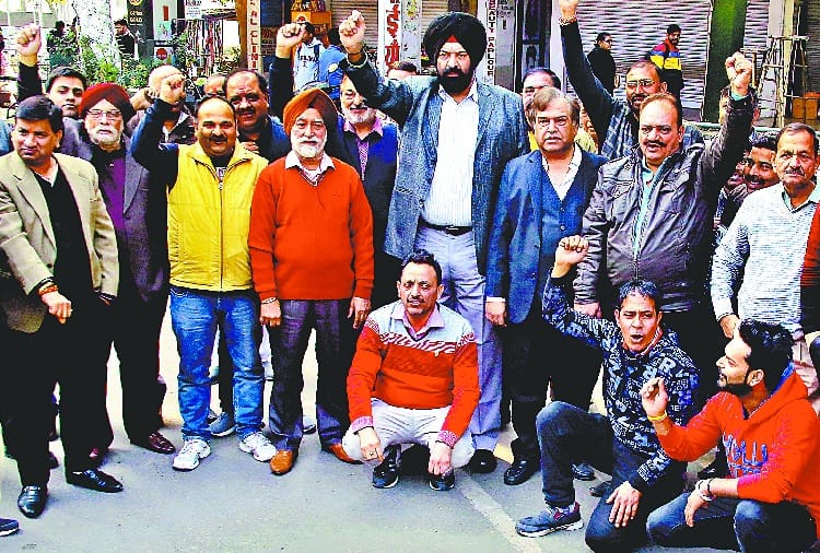 chandigarh administrator Temporary stopped street vendors act