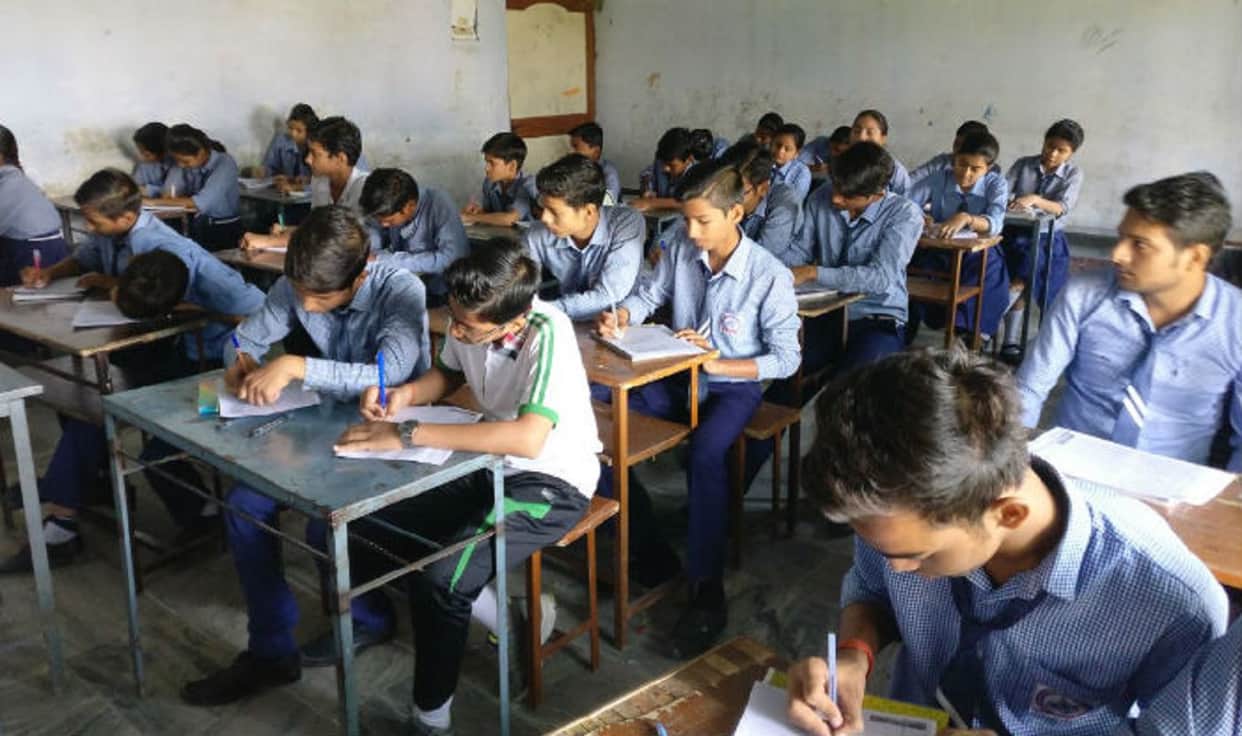 up board examination, Thousands students leave board exam in Bijnor district of UP