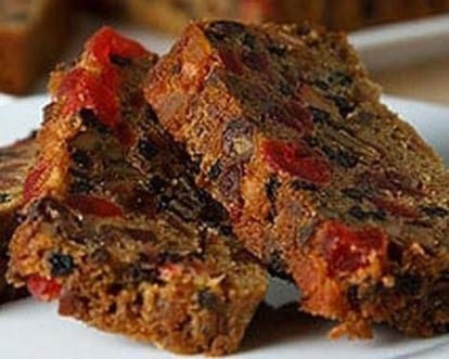 Merry Christmas 2018:Delicious Christmas Plum Cake recipe in hindi