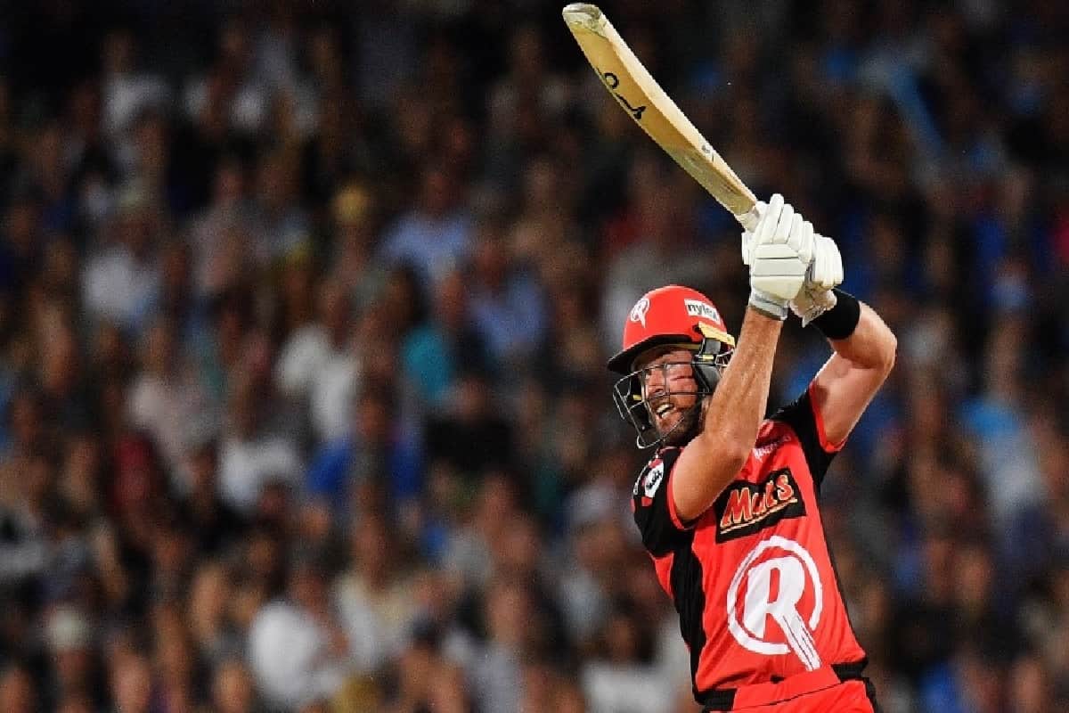 daniel christian hits 5 sixes against adelaide strikers in big bash league 2018