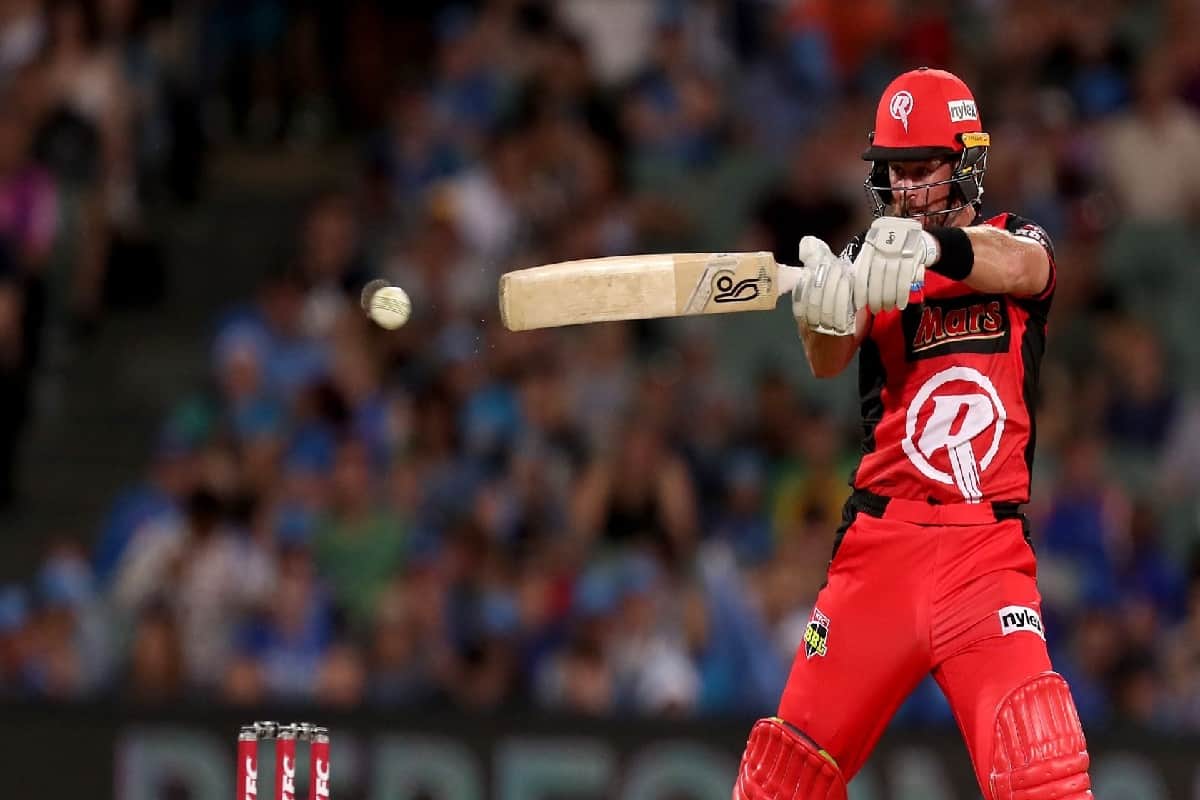 daniel christian hits 5 sixes against adelaide strikers in big bash league 2018