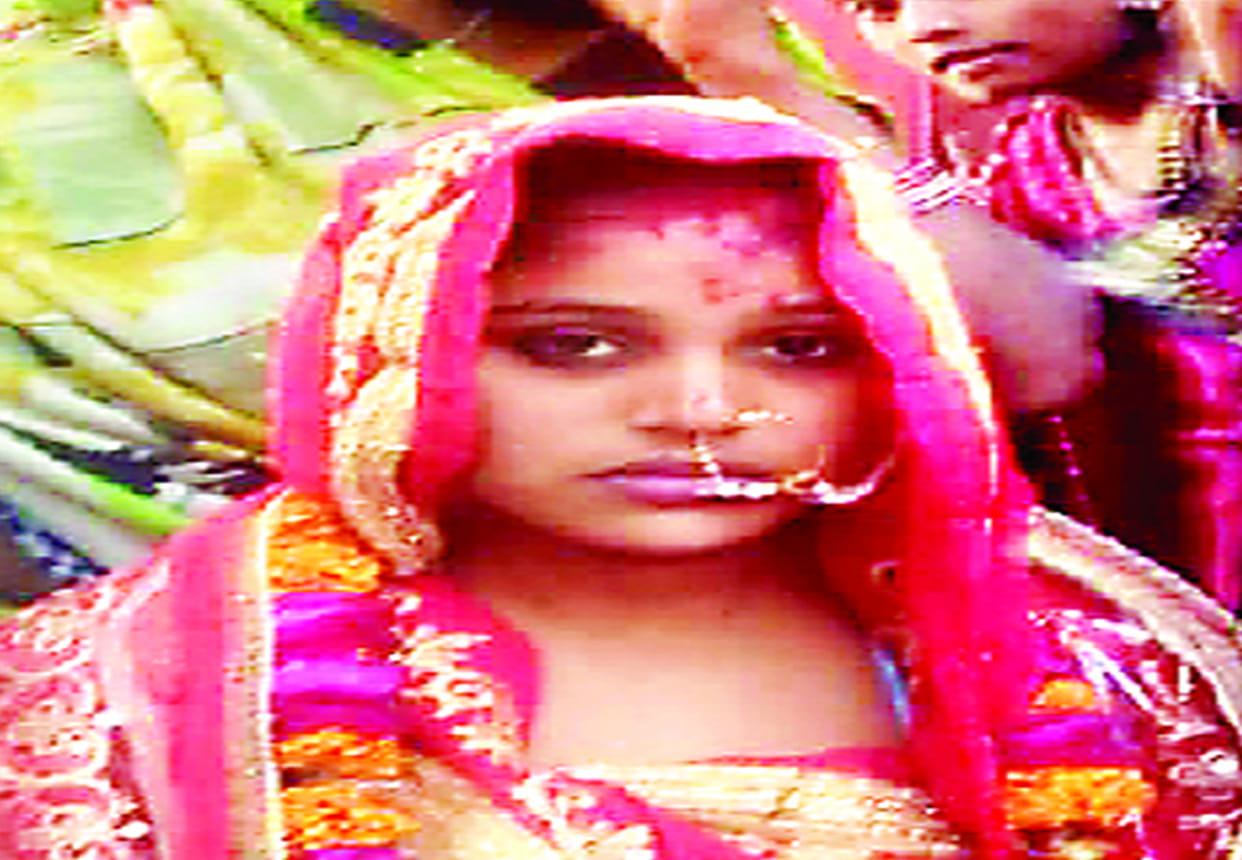 Girlfriend forced to marry by lover