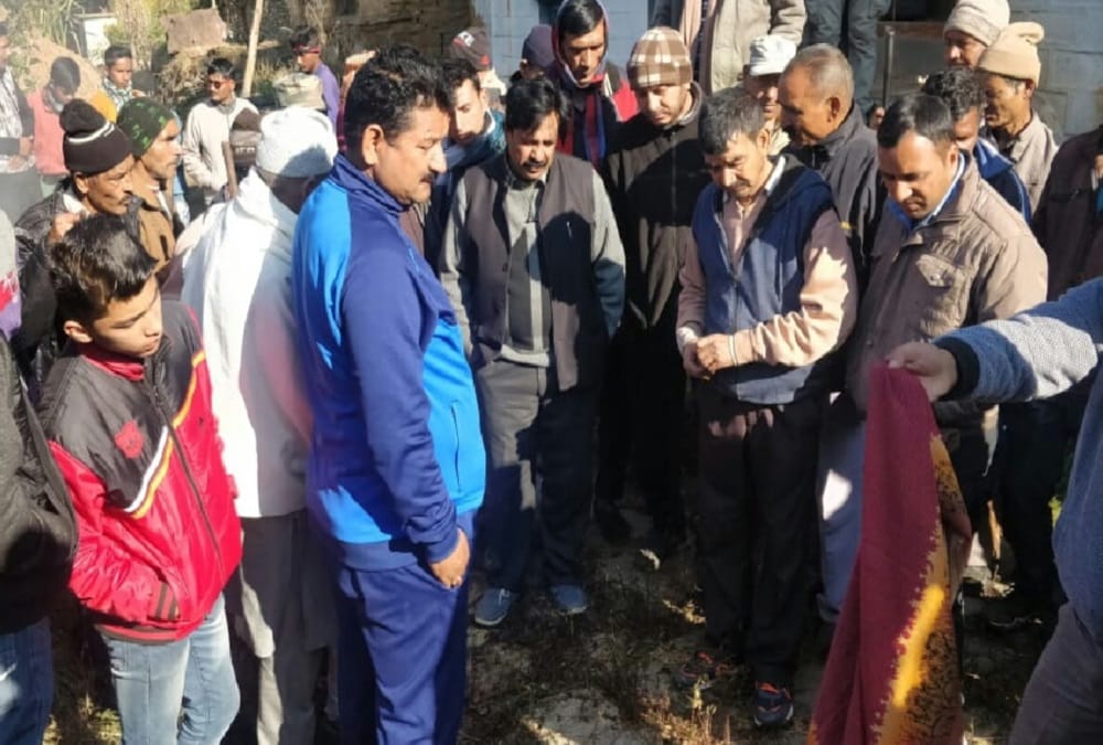 Bahu Fight with leopard for Saving mother in law in almora