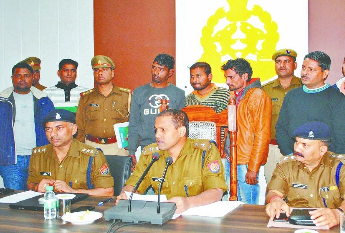 four members of solver gang arrested for cheating in upsssc vdo exam