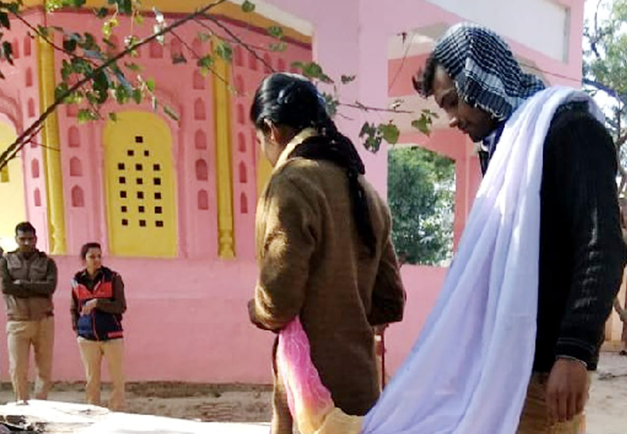 Lovers Couple Married by hardoi Police