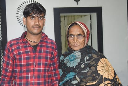 members of martyrs families share their thoughts with amar ujala.