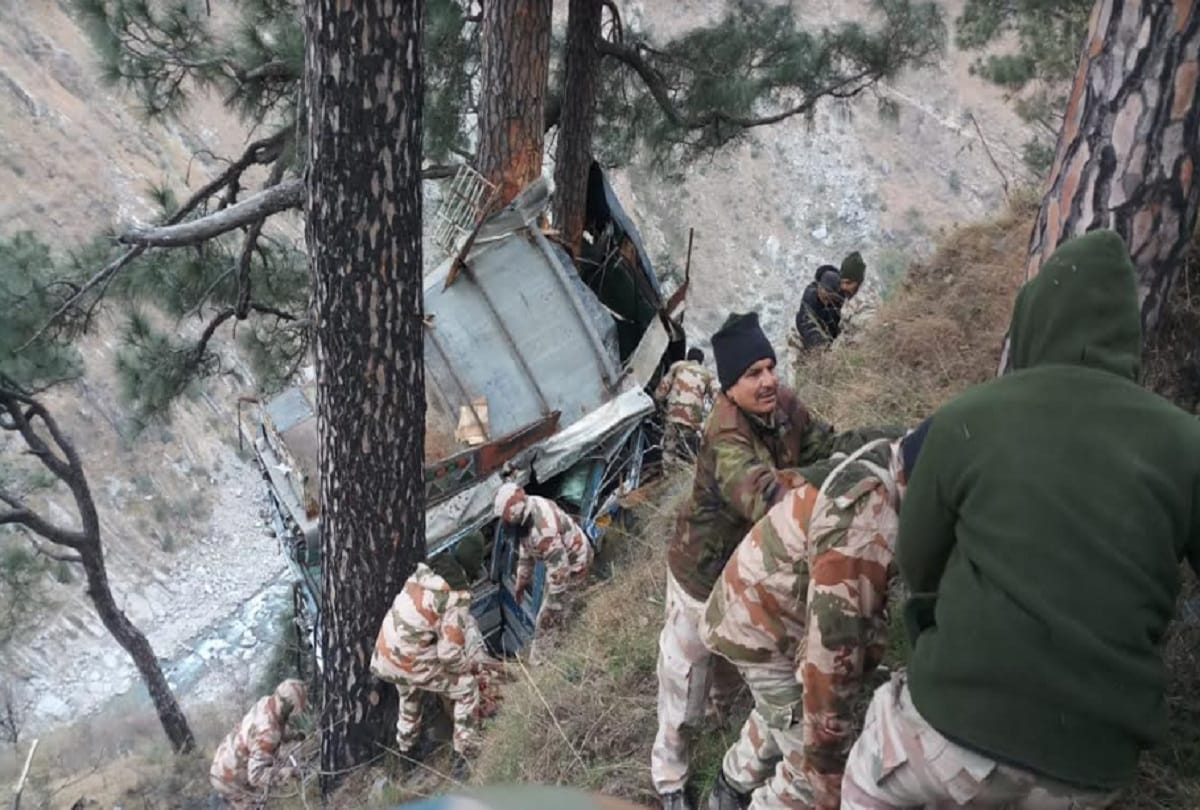 bus fell in George at khooni nala Ramban near Srinagar Jammu Highway