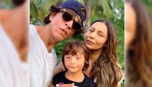 Shah Rukh Khan and Abram send christmas wishes