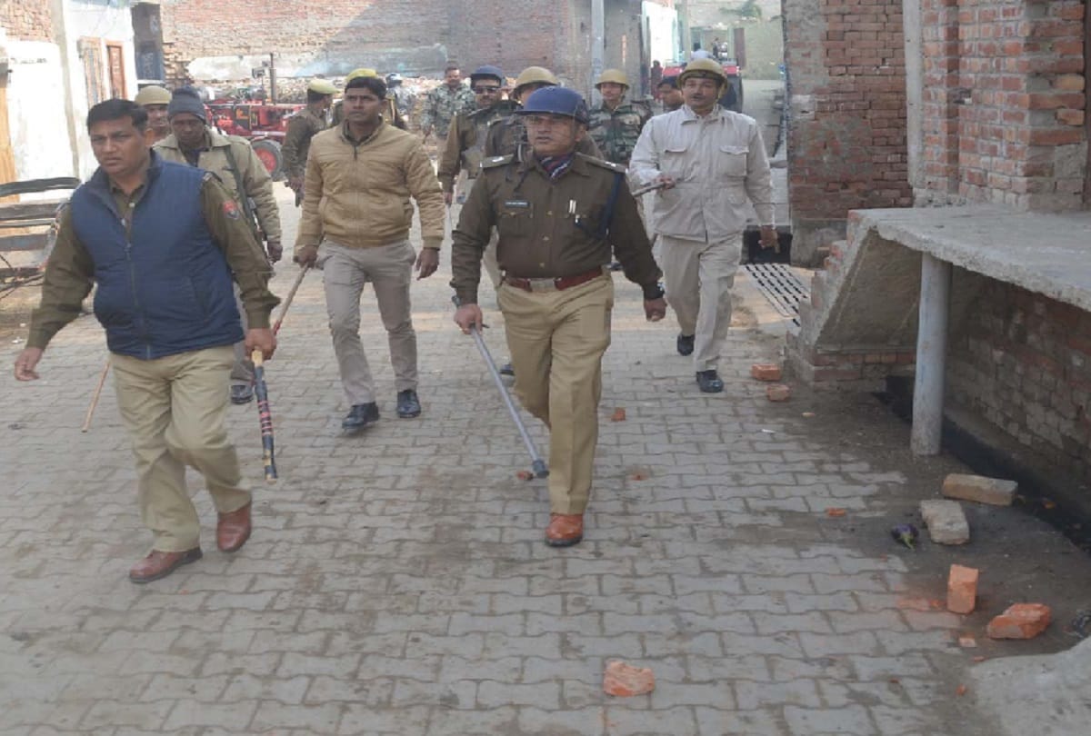 Baghpat, fight between two community people and injures 11 people, including two soldiers