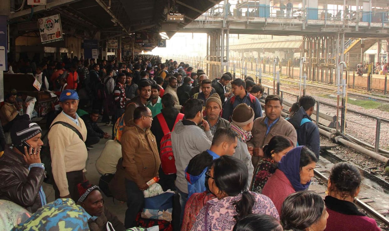 four train cancle same day from varanasi to delhi