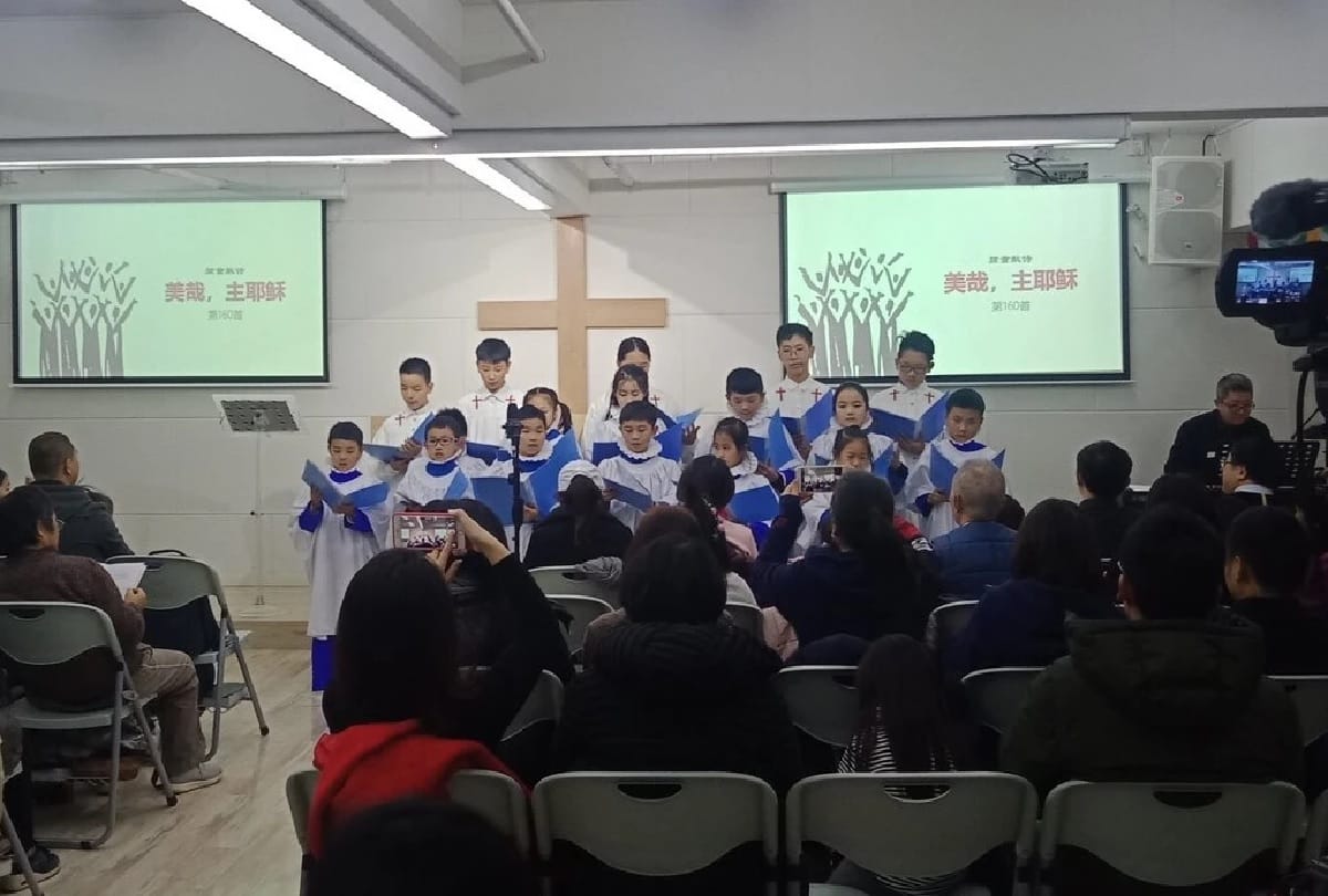 China seized church at Christmas and seized the Bible