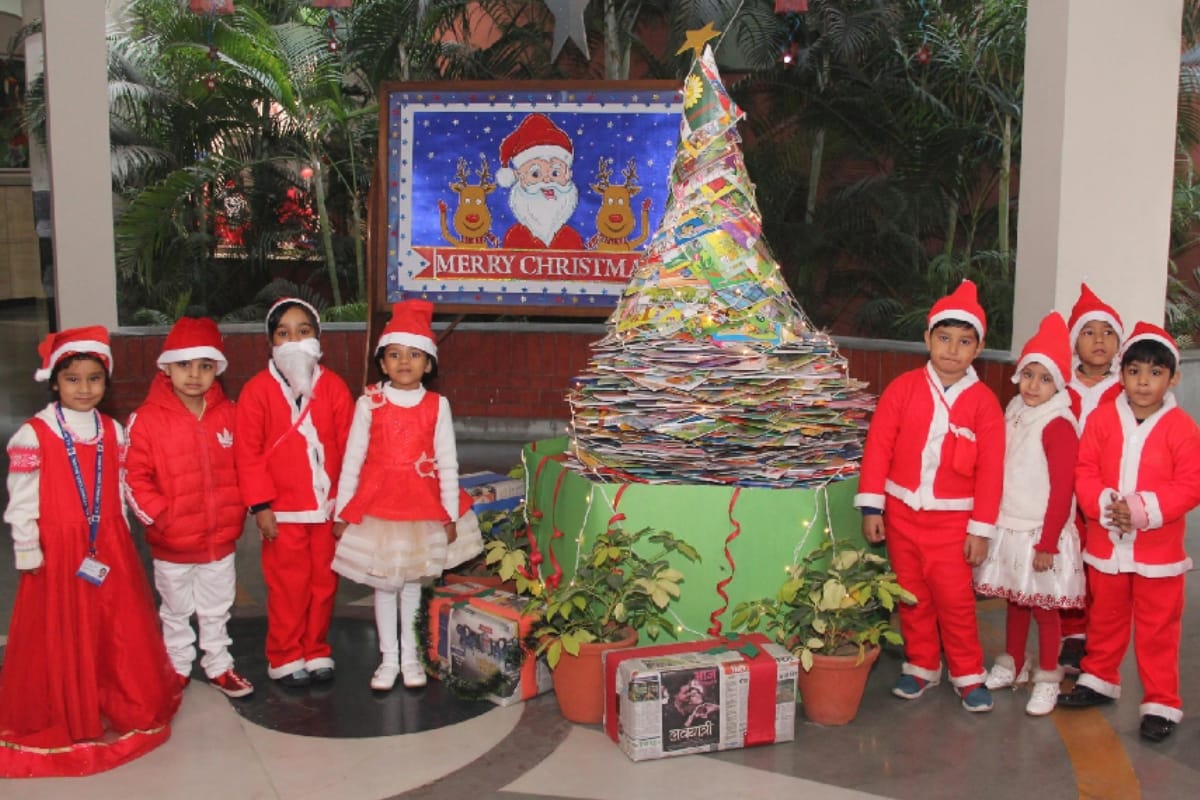 Santa came and brought a lot of gifts in his bag prayer meeting inmeerut churches