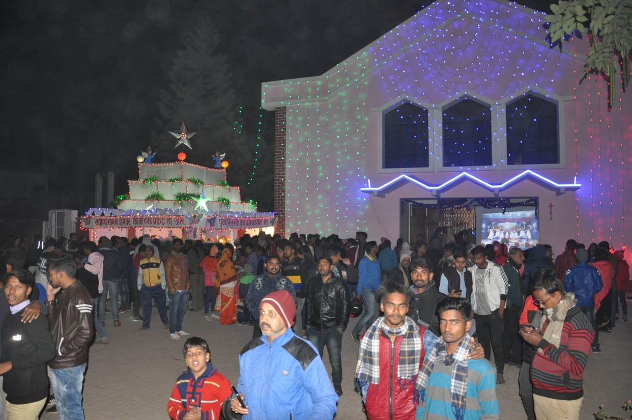 The city dipped in the celebration of Christmas, the congratulations