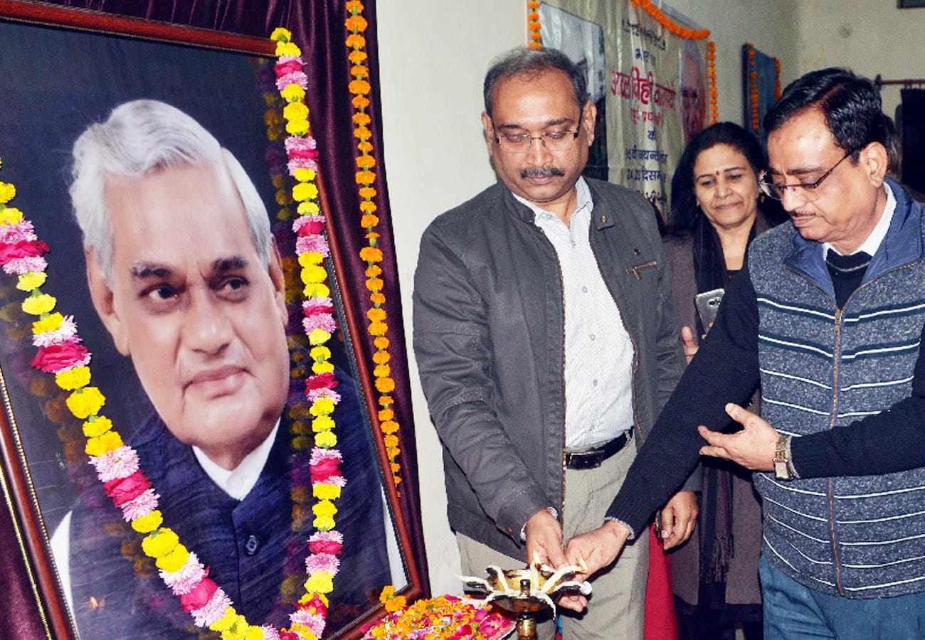 Only thirty one unit blood donation in kanpur on birthday of Atal bihari vajpai