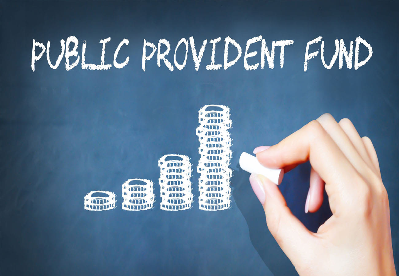 PF can be withdrawn after losing a job without closure of the account