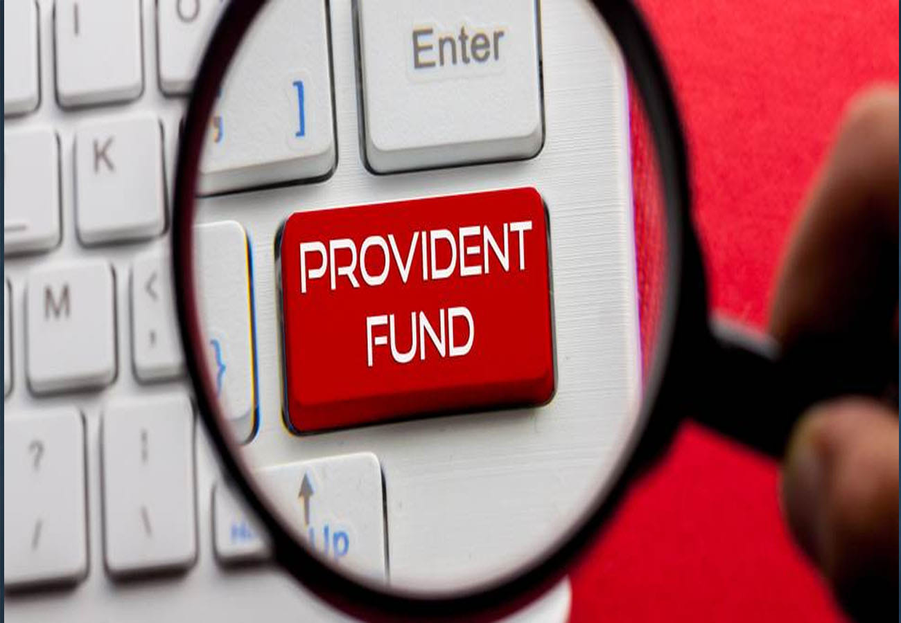 PF can be withdrawn after losing a job without closure of the account