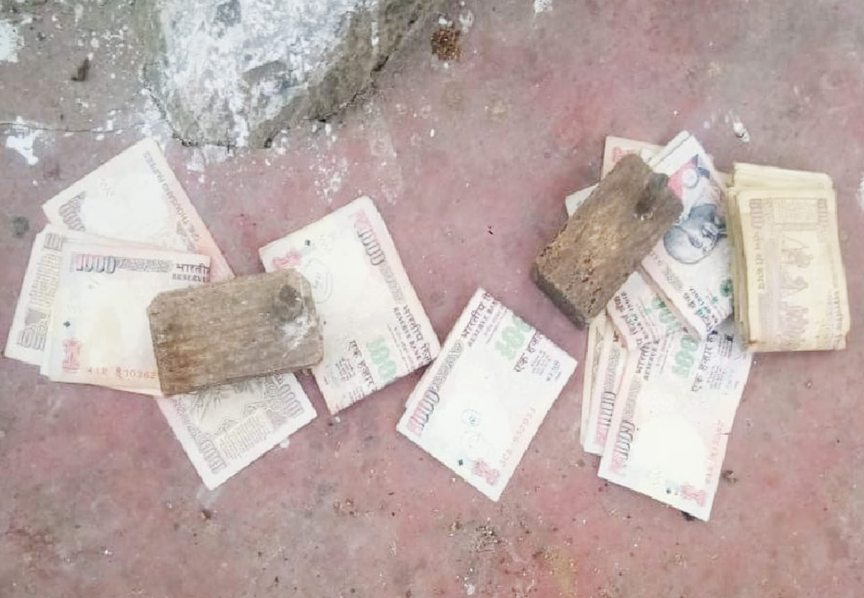 Police sealed 40 notes of five hundred and 29 notes of one thousand