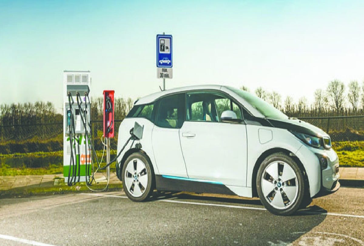 Delhi: 10 companies included in the panel to set up EV charging points