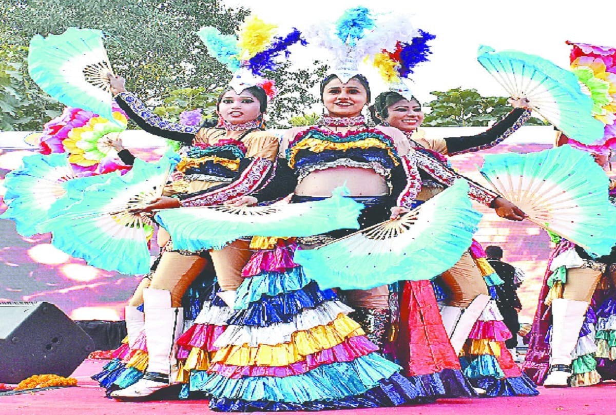 Golden Jubilee celebrations: Doctors dance on the songs of Bollywood Singer khushboo grewal