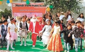 Christmas Day celebrated in school-colleges