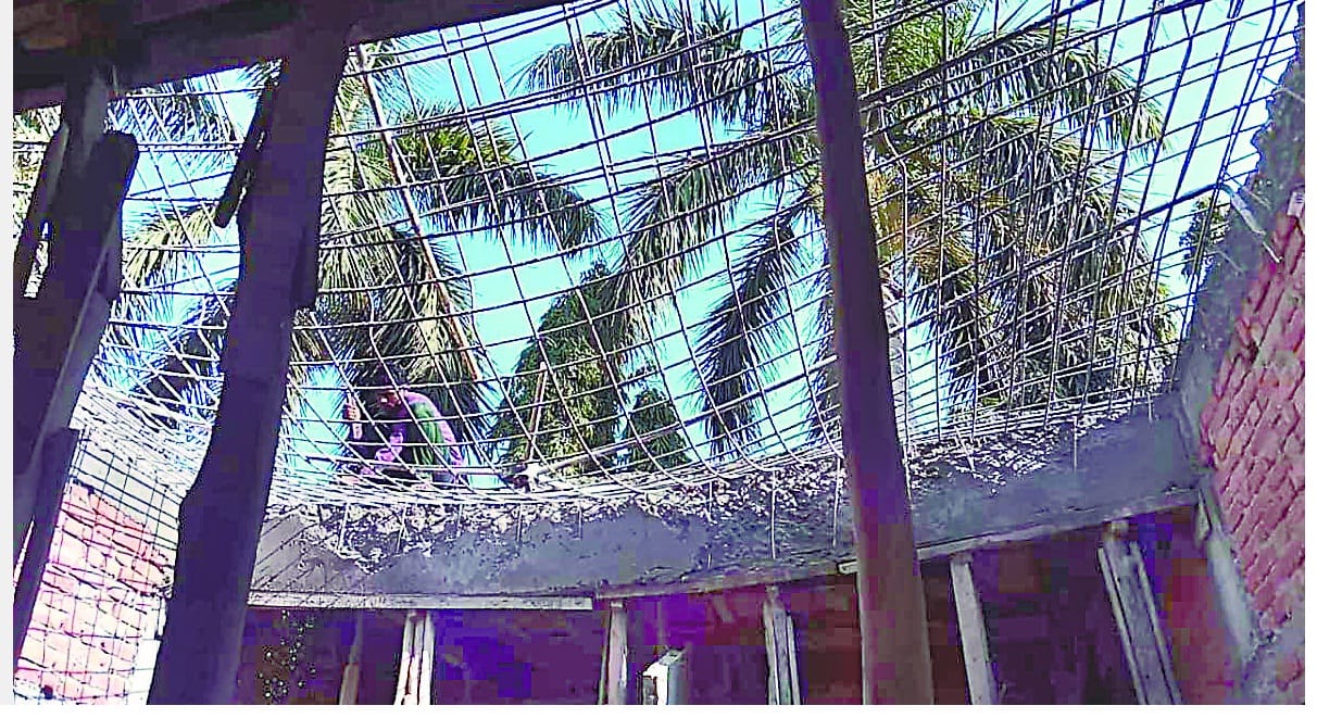 house linter collapse two died