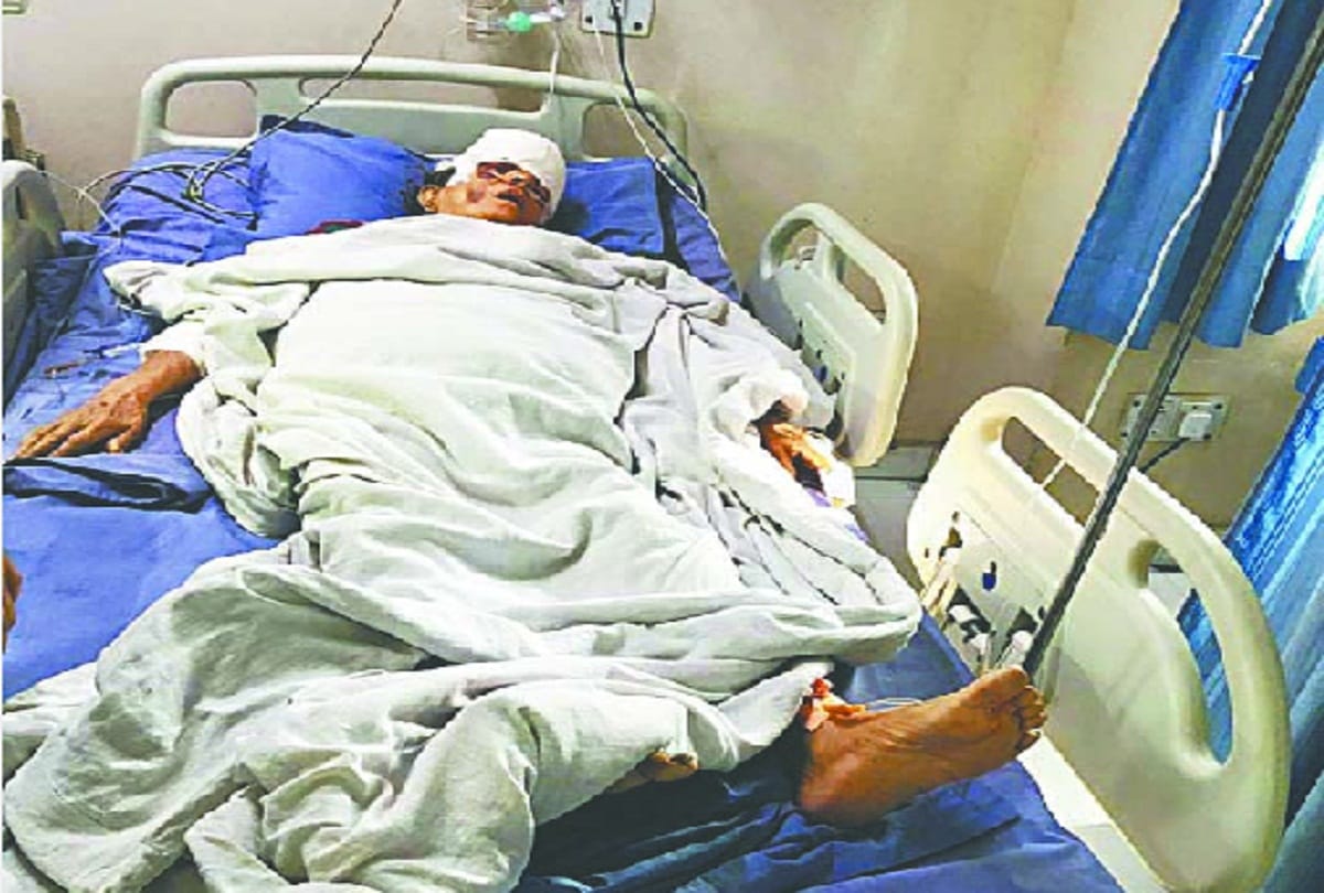 Dropped plaster from roof on woman in private hospital in delhi