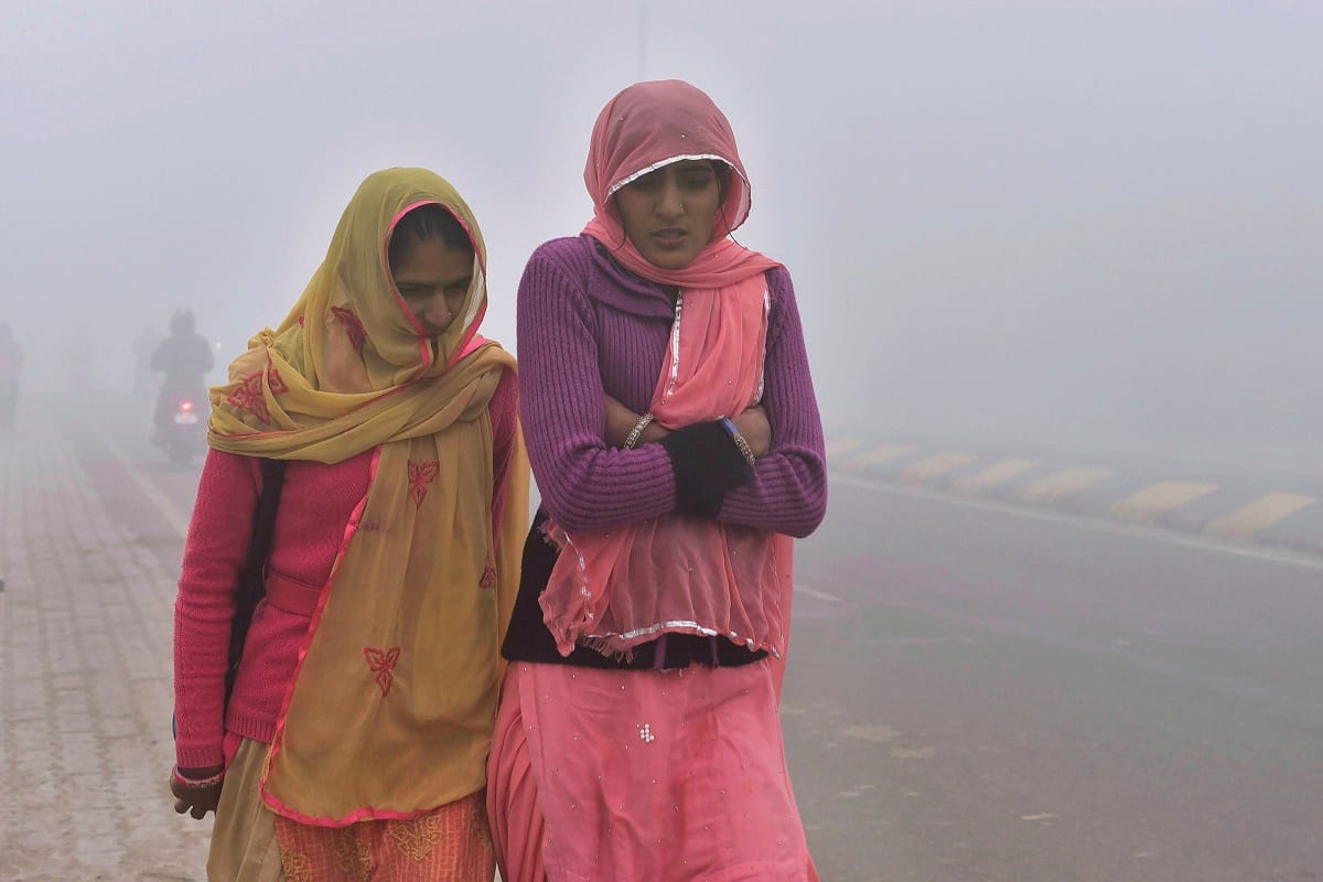 jammu kashmir feels severe cold, srinagar hits the lowest temperature after 28 years