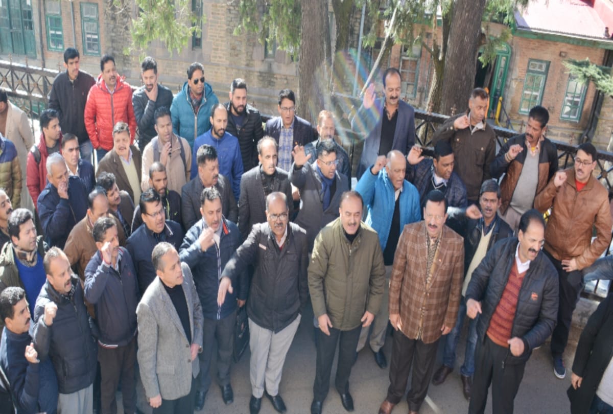 बैंक कर्मचारियों के हड़ताल से 100 करोड़ के चेकों नहीं हो सका भुगतान
