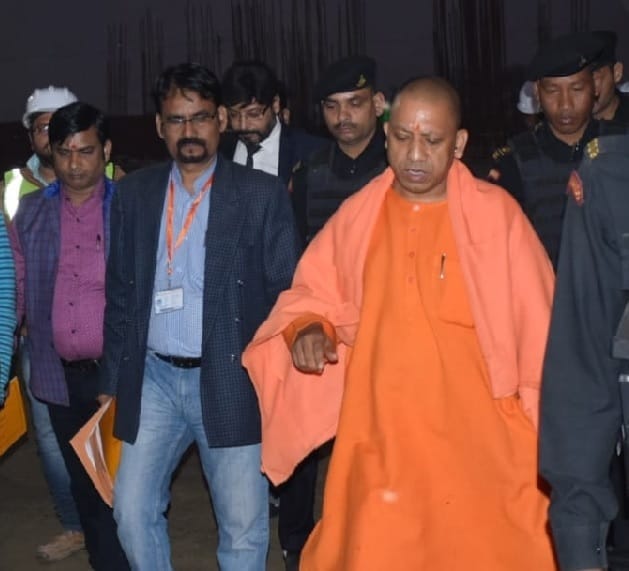 ठंड से मौत नहीं होनी चाहिए, जरूरत पर अस्थायी रैन बसेरा बनाएं-योगी